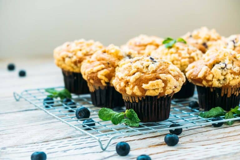 Moritz Frey backt bewusst: Saftige Grüsch-Muffins